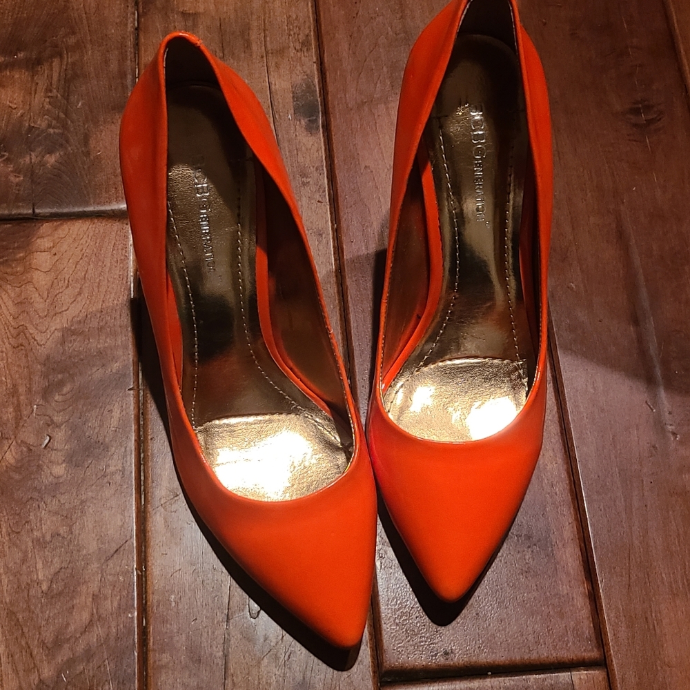 Neon orange heels Size 8 BCBGeneration